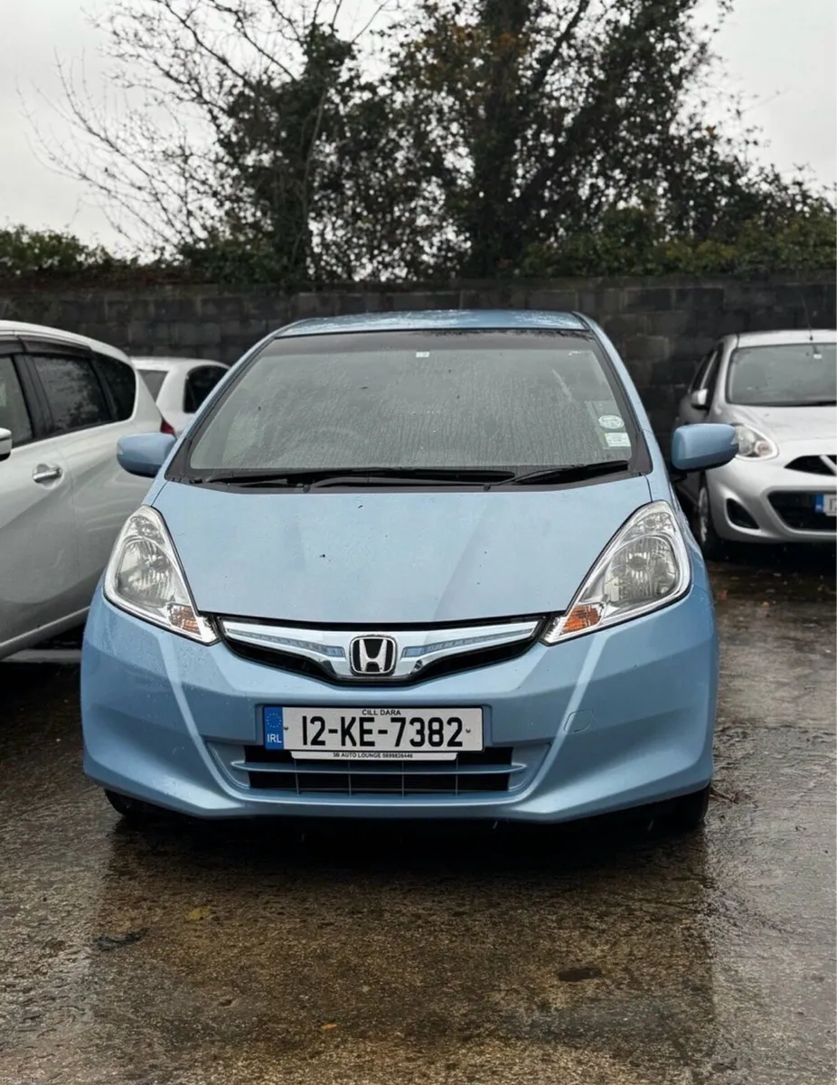 Honda Fit 1.3 Auto 52000kms 2012 - Image 4