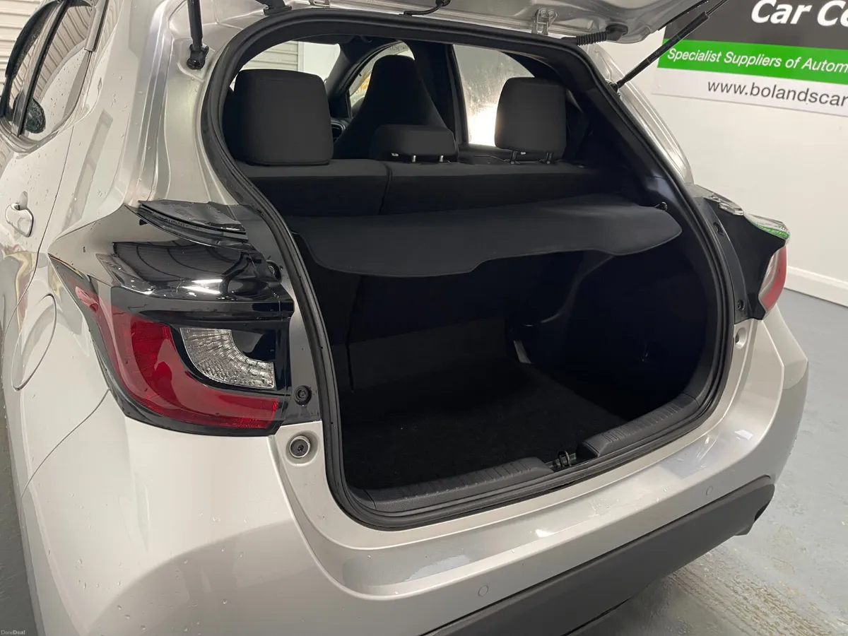 202 Toyota Yaris Hybrid 1.5 Automatic 5dr Model - Image 3