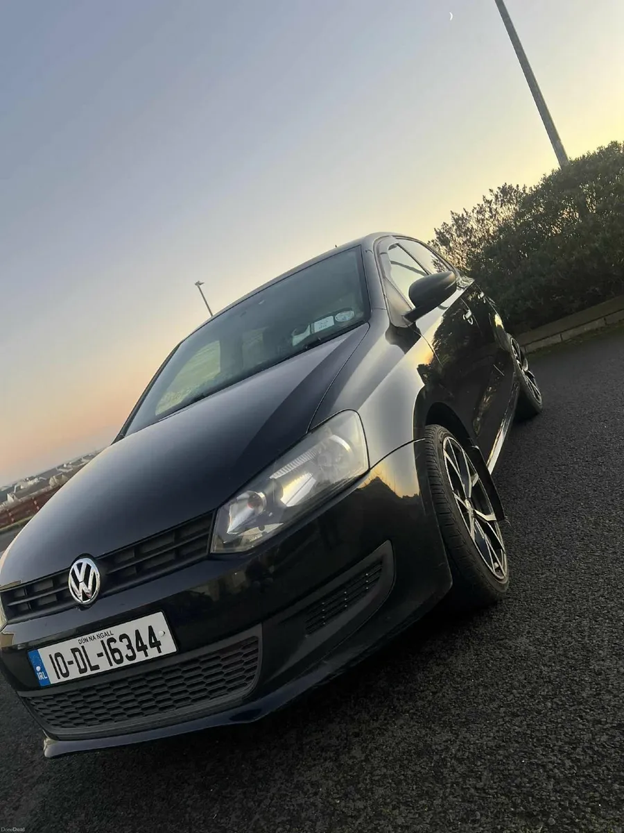 Volkswagen Polo 2010 - Image 2