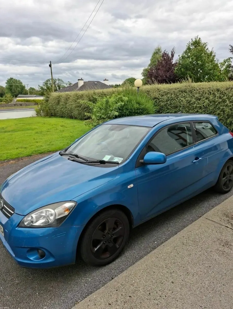 Kia Ceed 2010 - Image 2