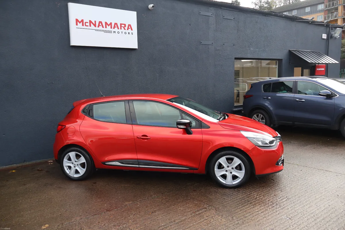 Renault Clio Dynamique S NAV Low Km Great Spec! - Image 2
