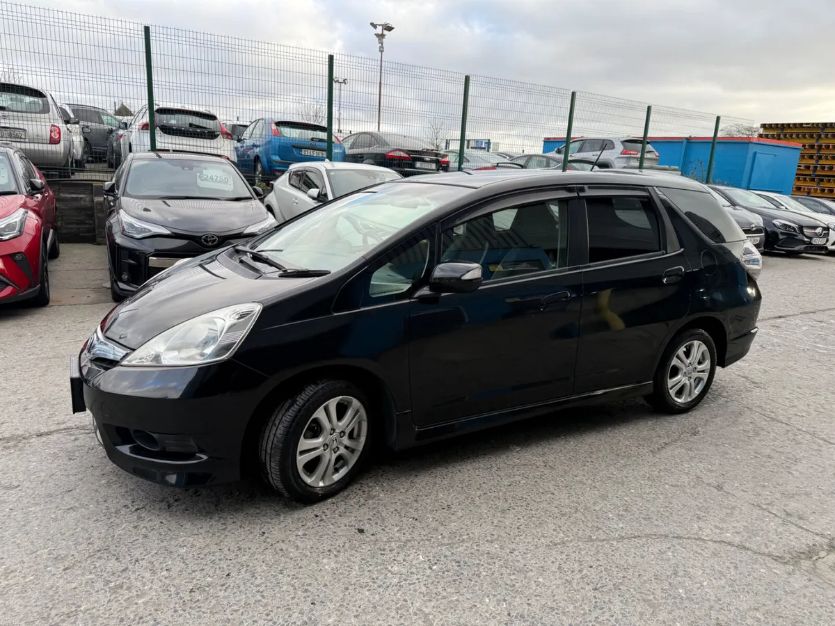 2012 Honda Fit Shuttle Hybrid Automatic - Image 1