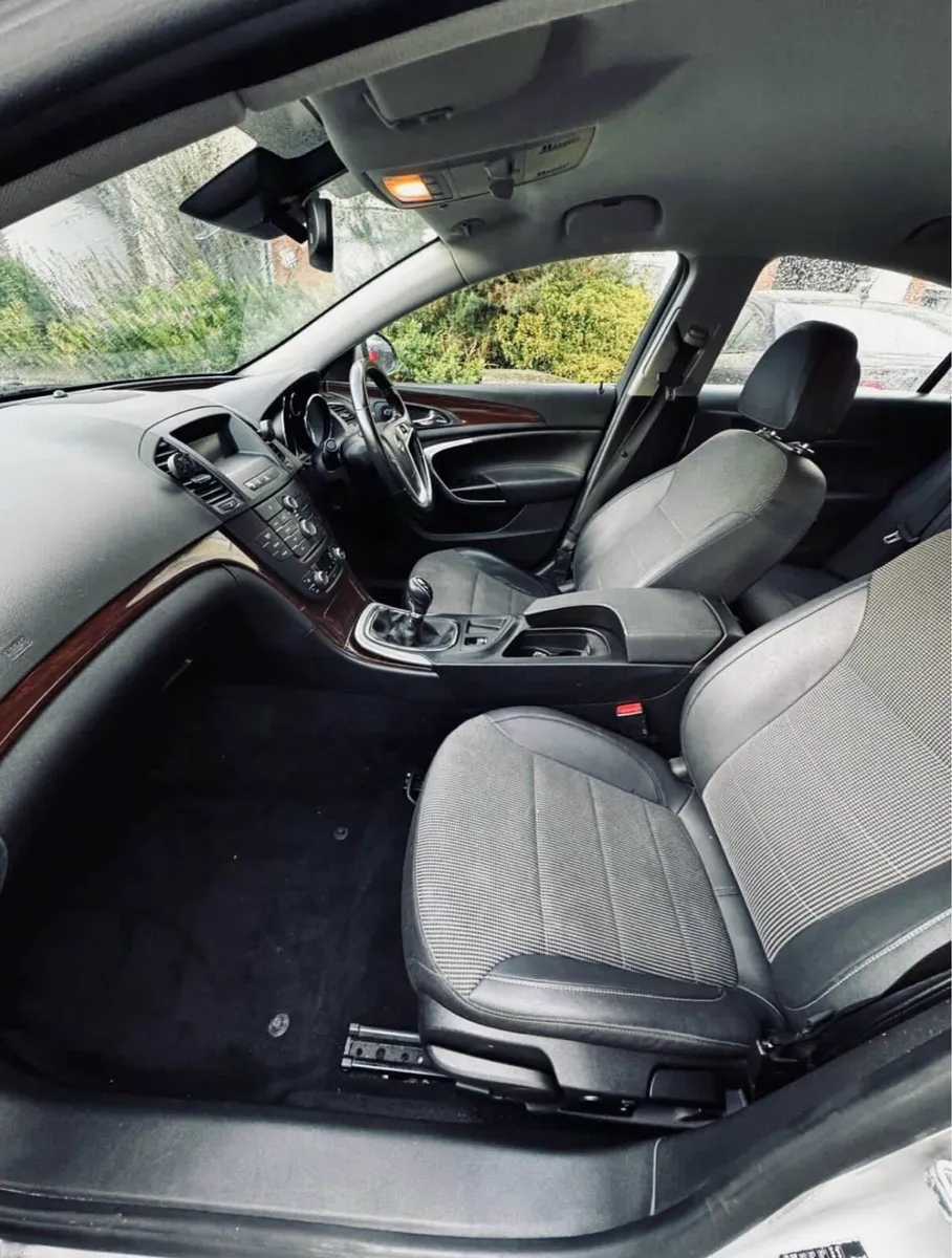 Opel Insignie - Very Clean Car - Image 3