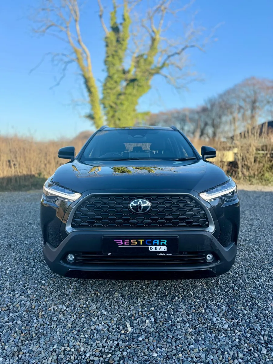 2025 Toyota Corolla Cross 1.8 Luna Hybrid Auto - Image 3