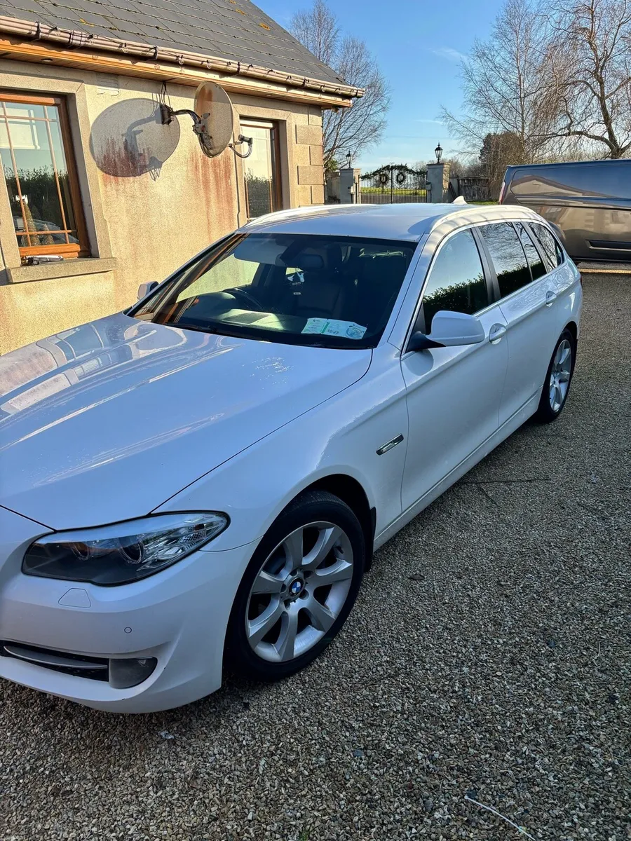 BMW 520D - Image 1