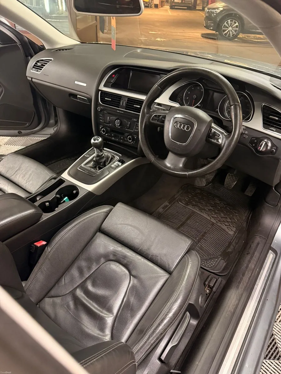 Audi a5 S-line 2.0 Tfsi. 2009 - Image 6