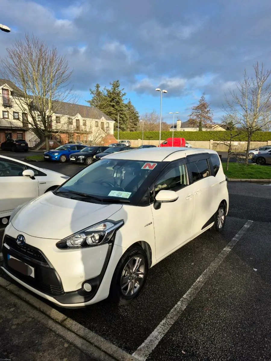 Toyota Sienta Hybrid 2018 - Image 1
