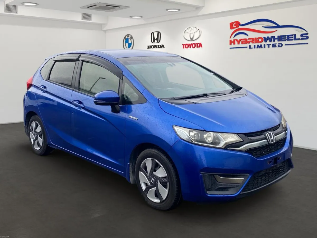 Honda Fit 2014 - Leather Package (52k Km only🔥) - Image 2