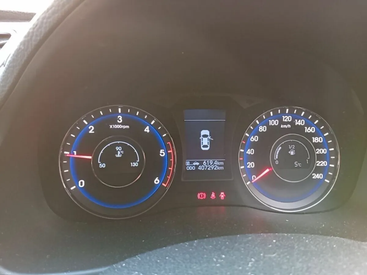 Hyundai i40 2014 - Image 2