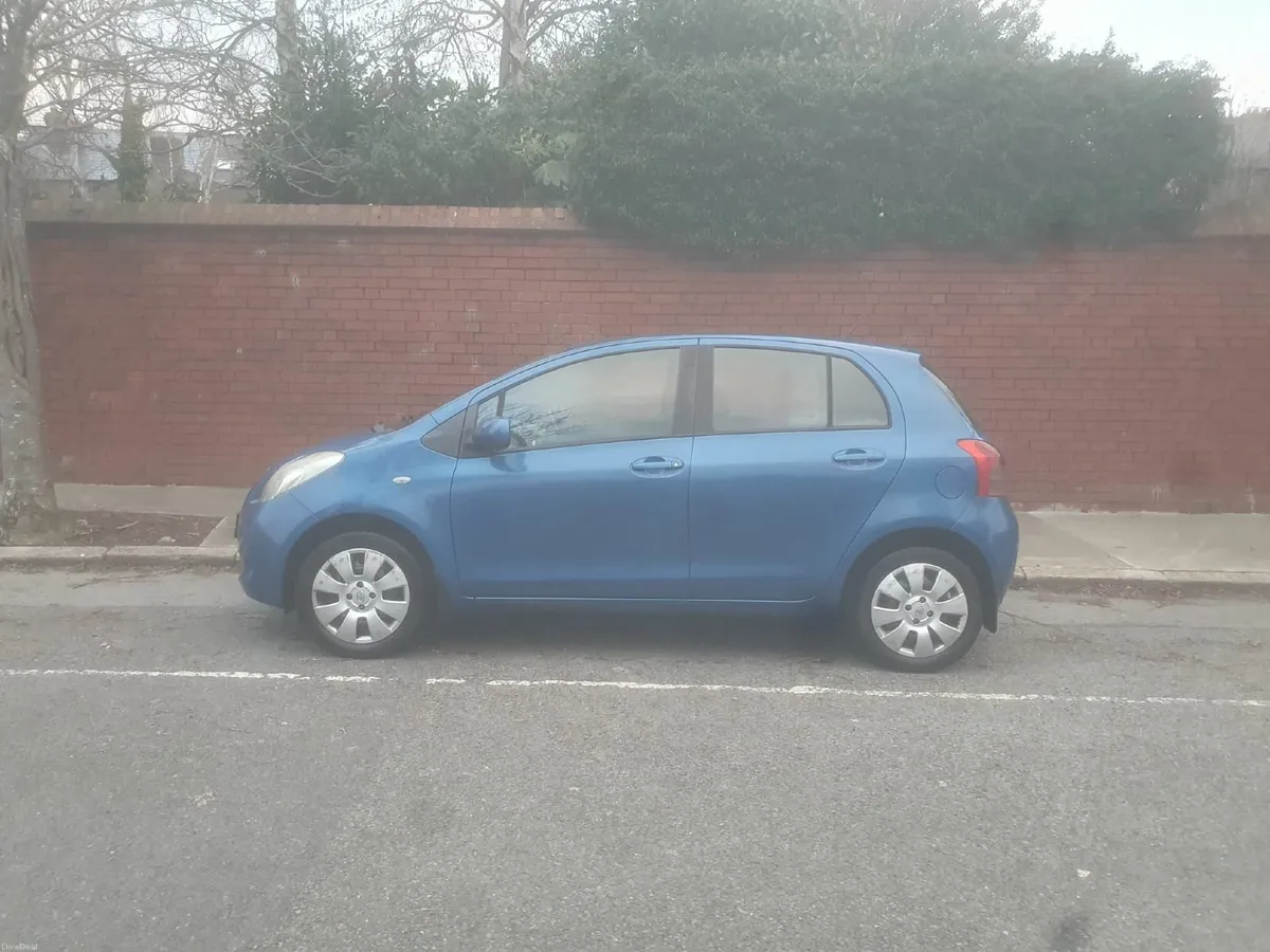 Toyota Yaris 2009 - Image 3