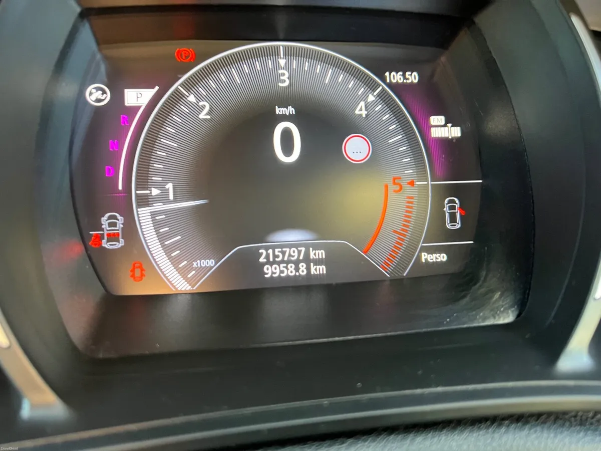 Renault Megane 2017 scenic saloon - Image 4