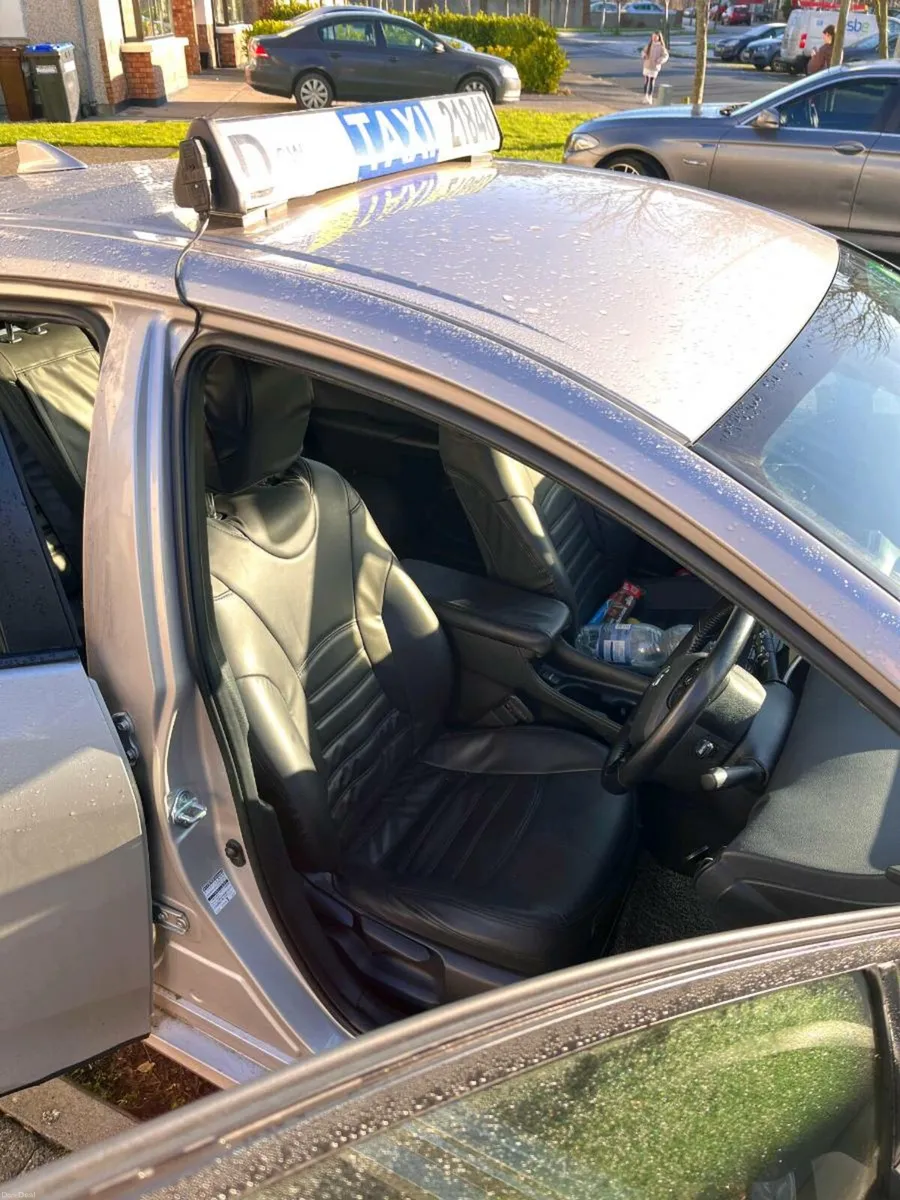 Ready to go taxi 21000 - Image 3