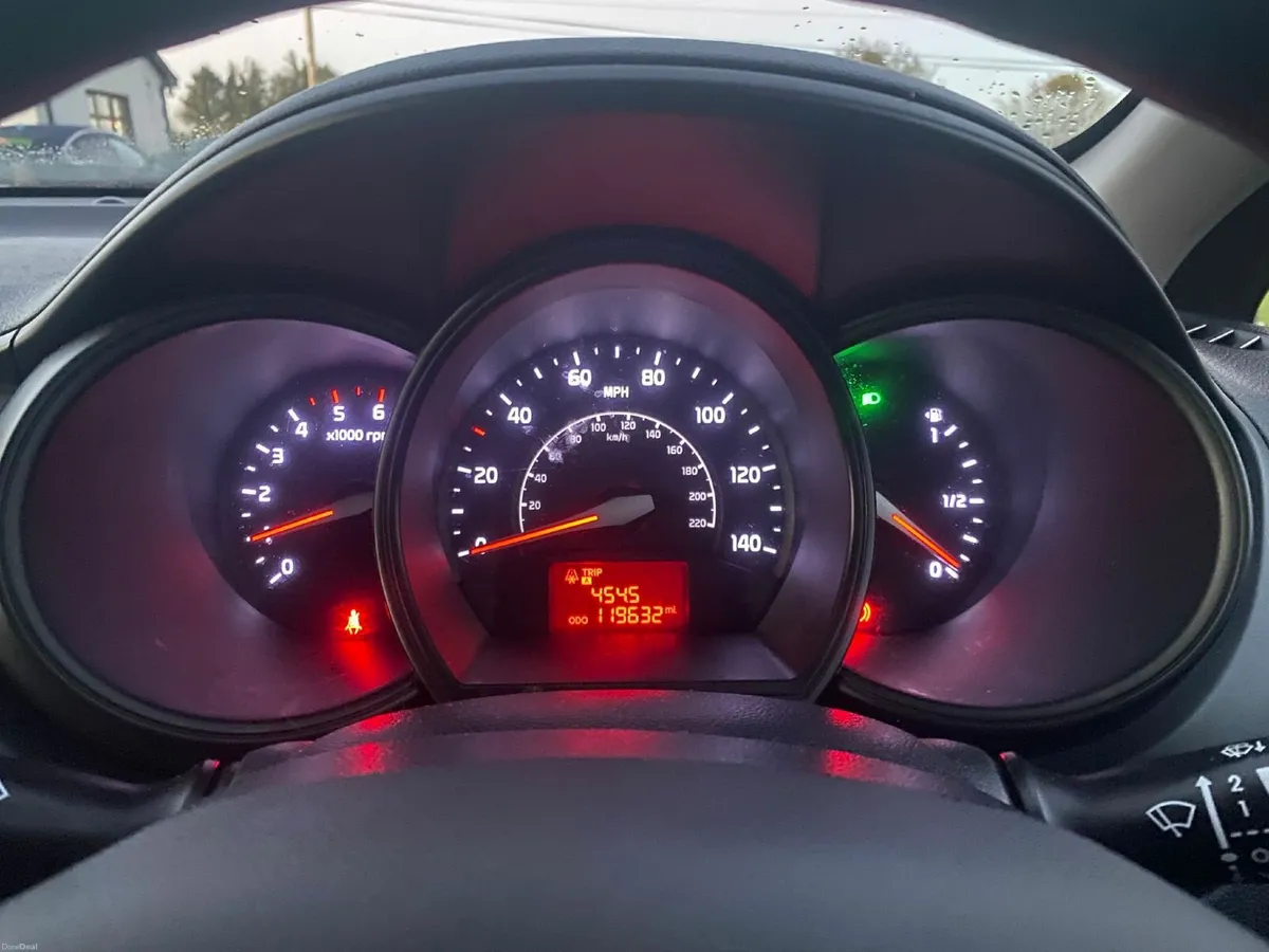 Kia Rio 2013 - Image 2