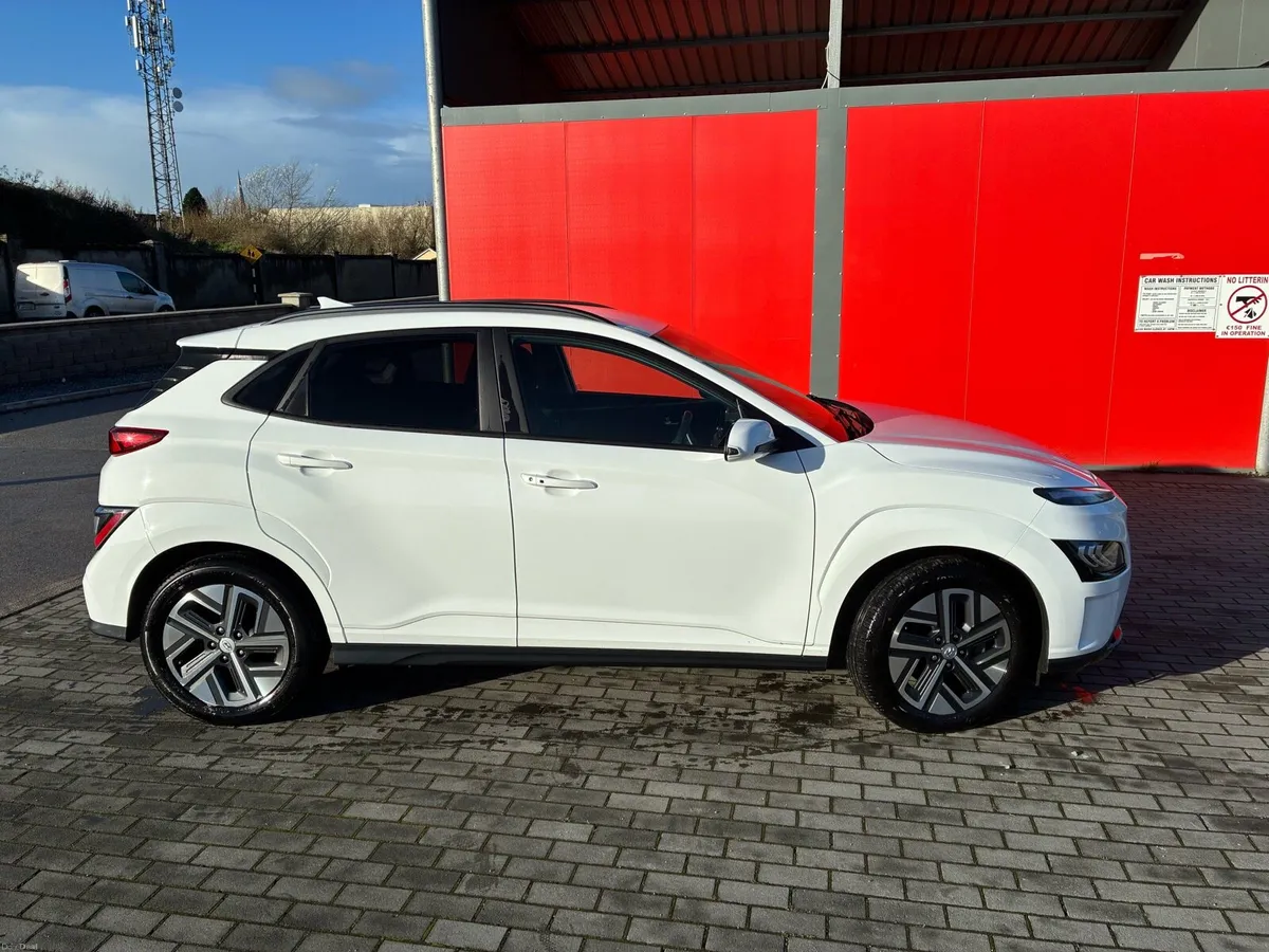 Hyundai Kona Premium EV 64KWh Long Range - Image 4