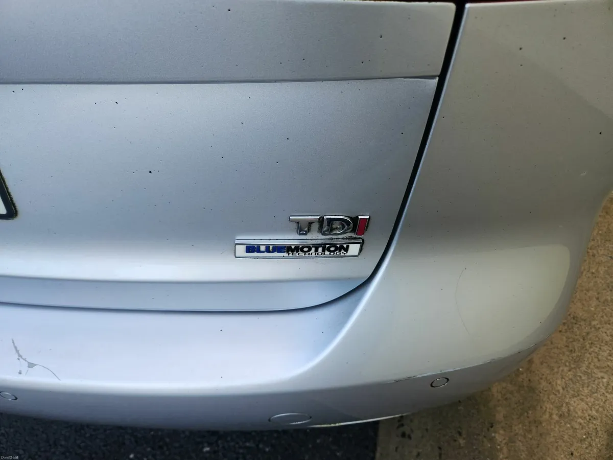 Volkswagen Touran 2015 - Image 1