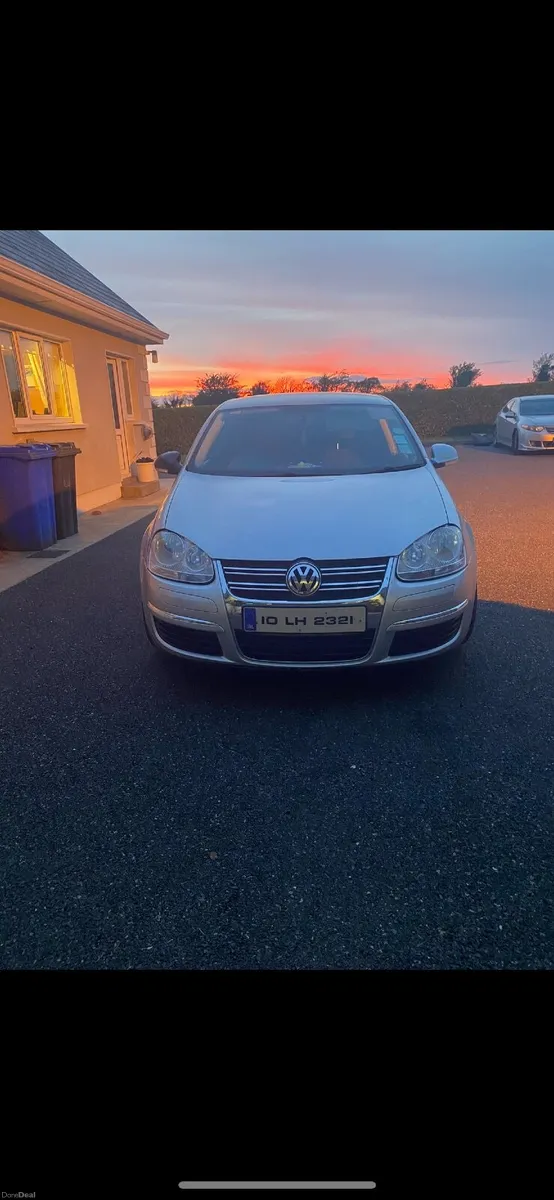 Volkswagen Jetta 2010 - Image 1