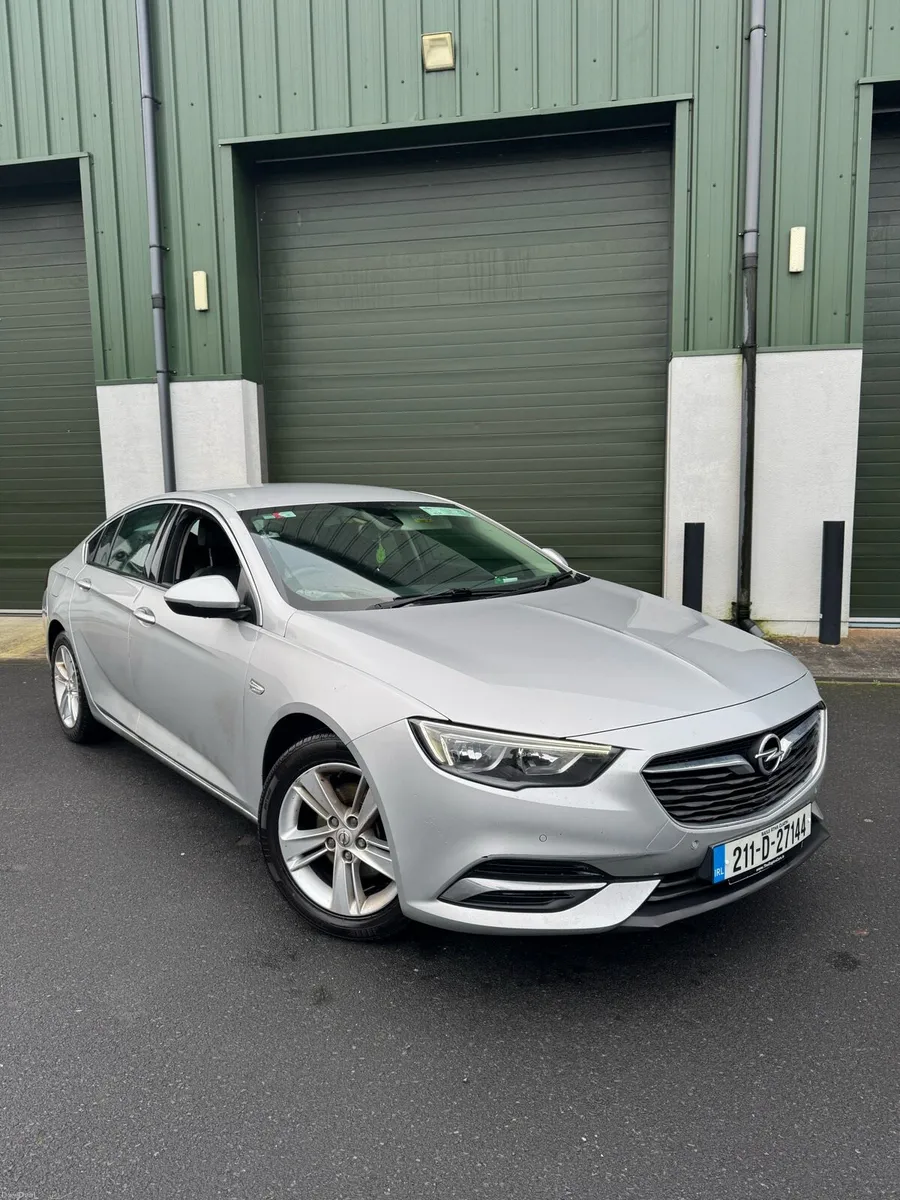 Opel Insignia 2021 low mileage - Image 1