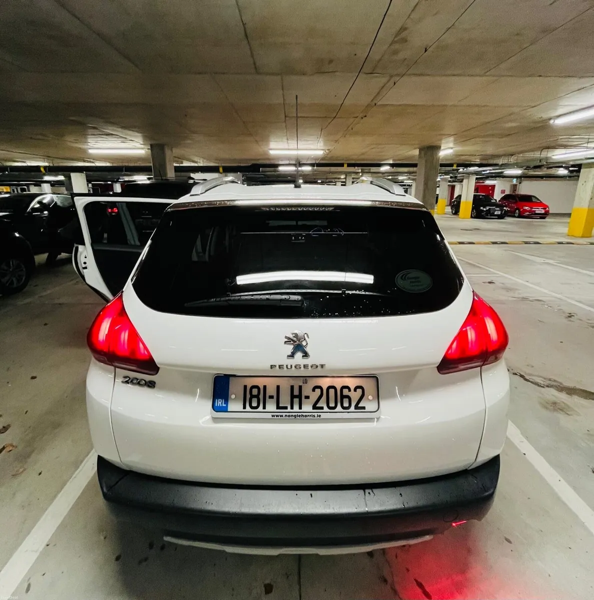 Peugeot 2008 Allure 1.2 AUTO - Image 3