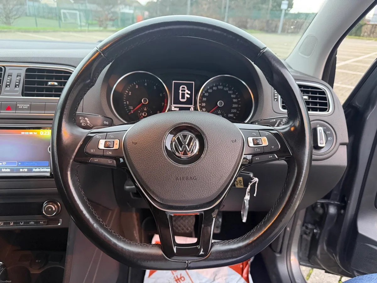 VOLKSWAGEN POLO 1.2 TSI HIGHLINE AUTOMATIC 2017 - Image 4