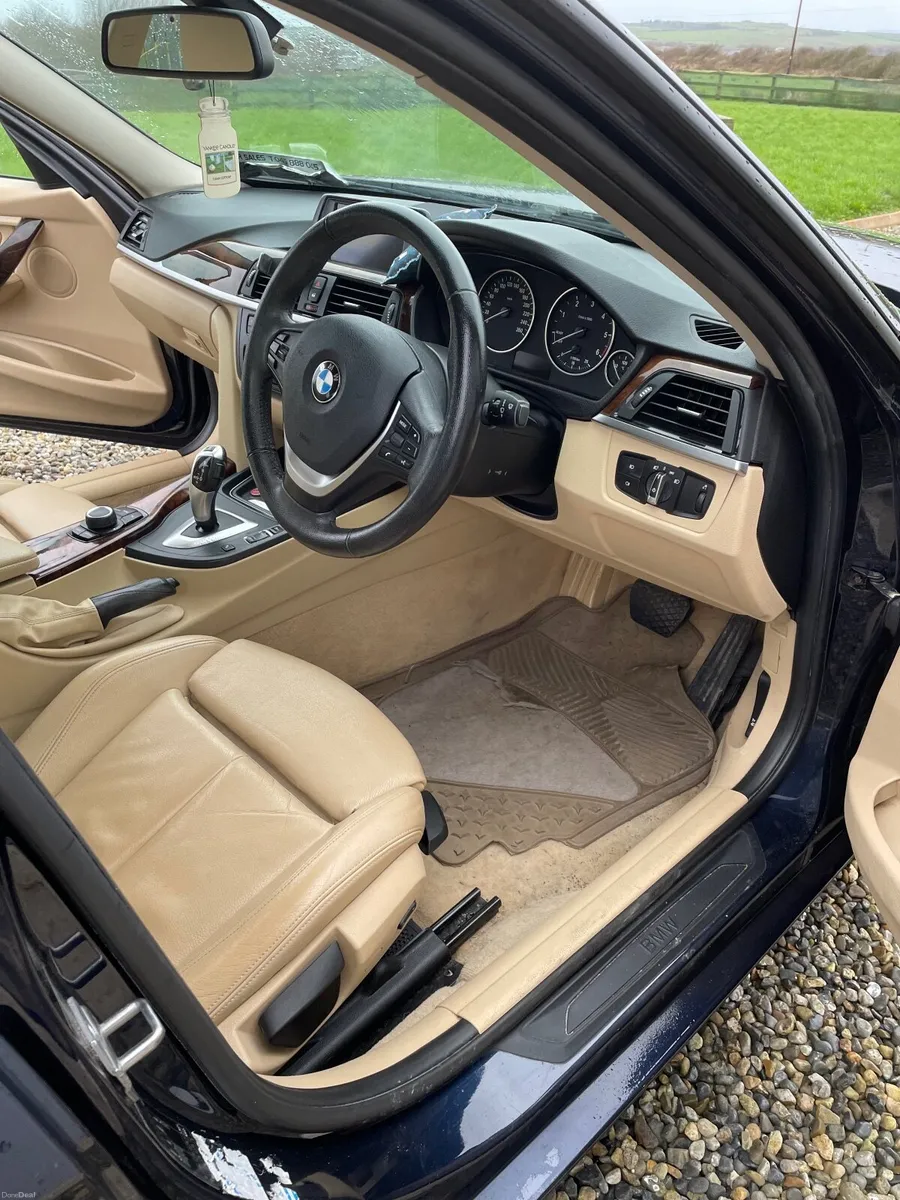 BMW 3-Series 2012 - Image 3