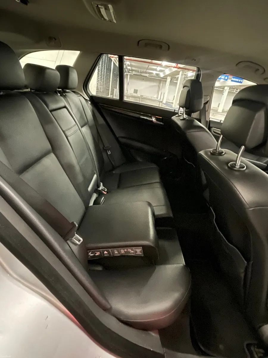 2011 Mercedes C 200 Estate - Image 2
