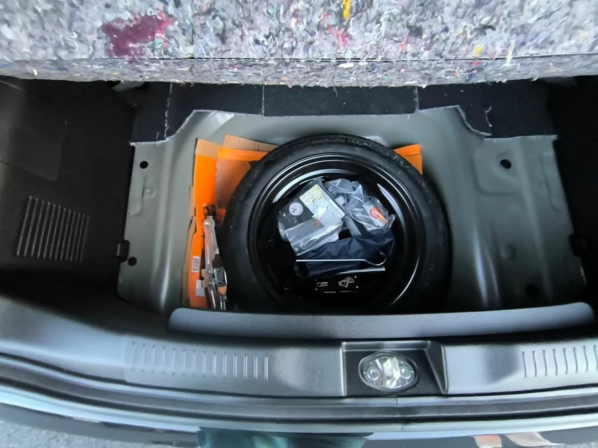 Suzuki Ignis 1.2 Dualjet Hybrid SZ‑T 2024 - Image 4