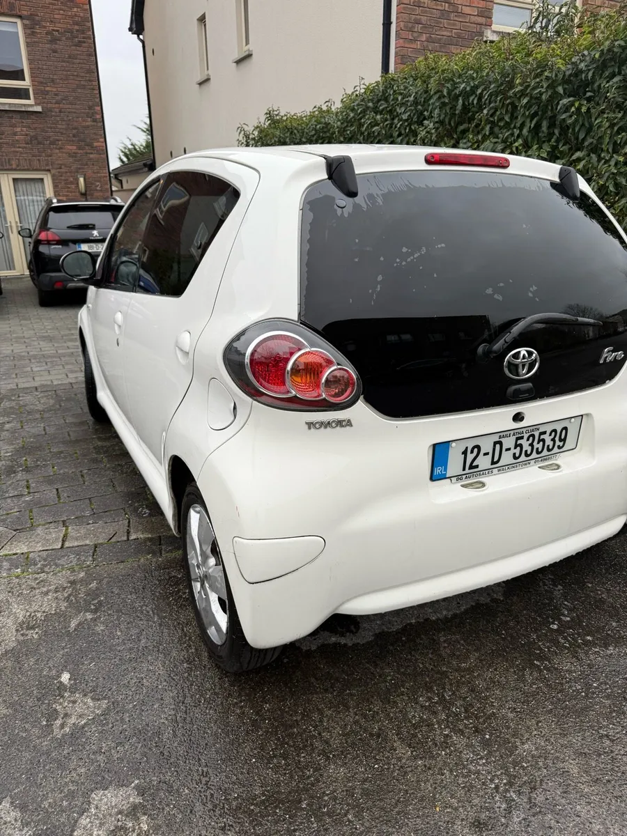 TOYOTA AGYO FIRE 2012 - Image 4