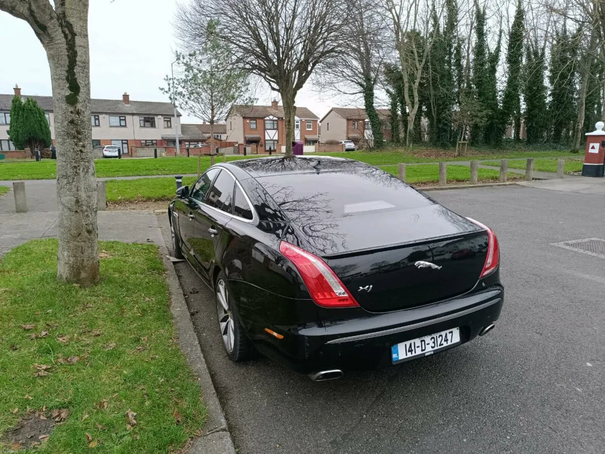 2014 Jaguar XJ Portfolio *NCT 01/27* - Image 4