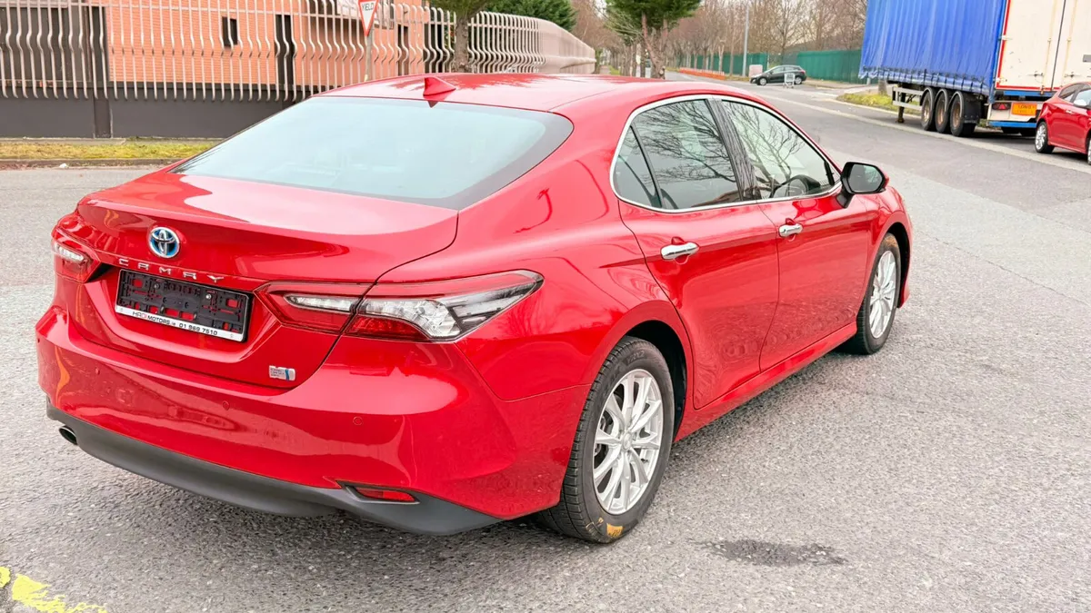 TOYOTA CAMRY HYBRID 2021 - Image 6