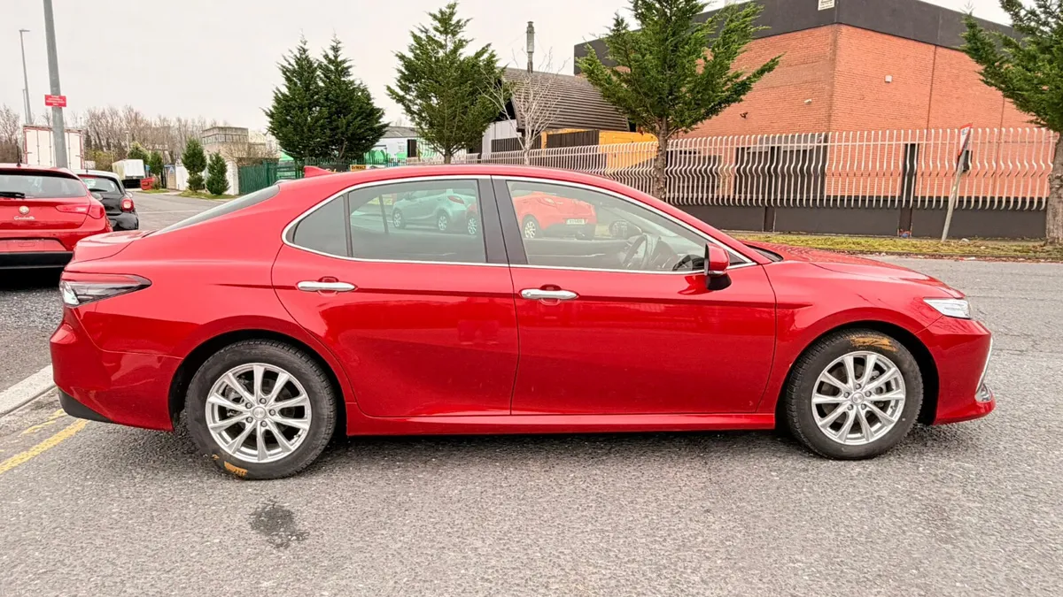 TOYOTA CAMRY HYBRID 2021 - Image 4