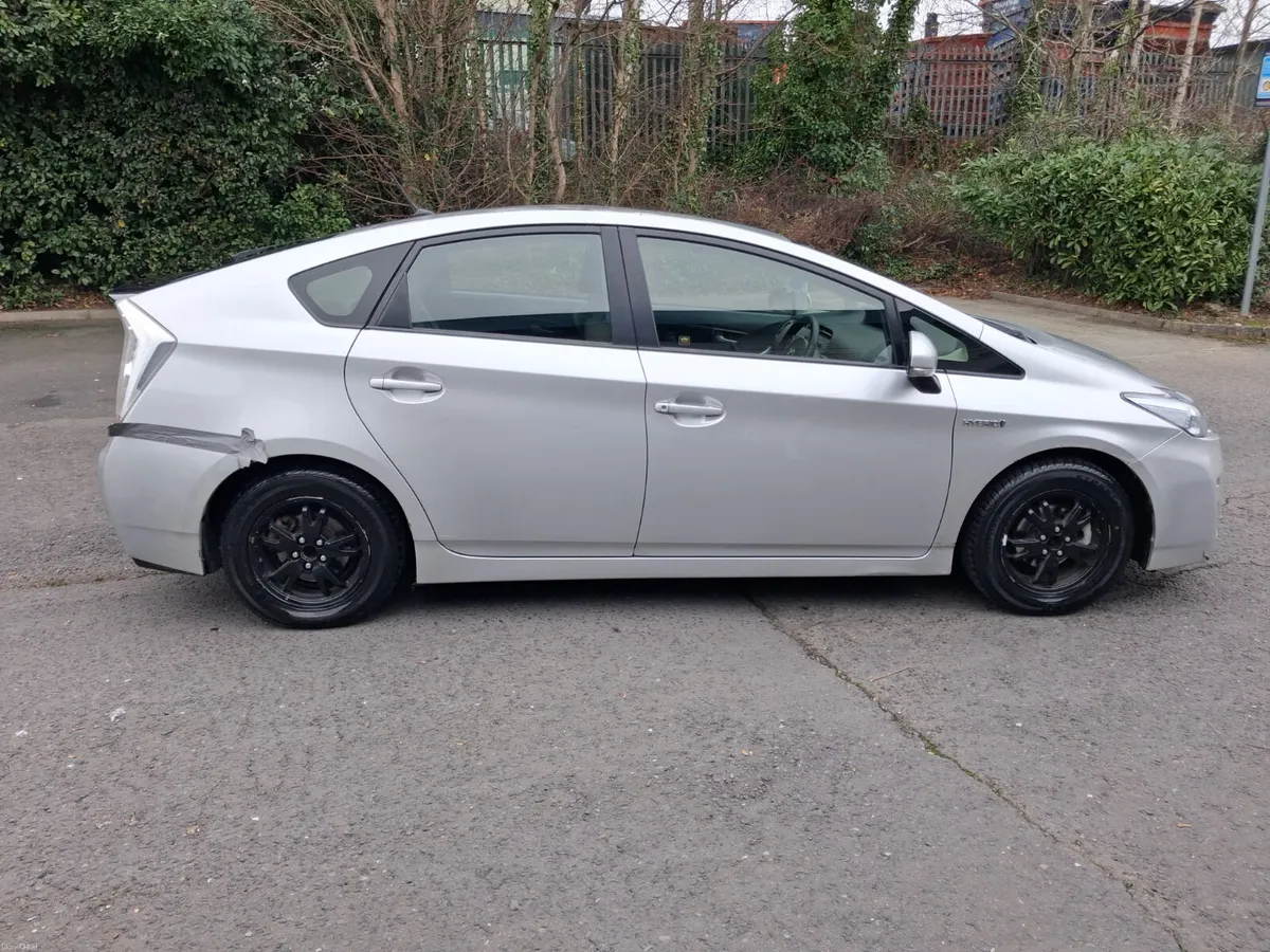 TOYOTA PRIUS / 2012 / 1.8 HYBRID / AUTO / NCT - Image 4