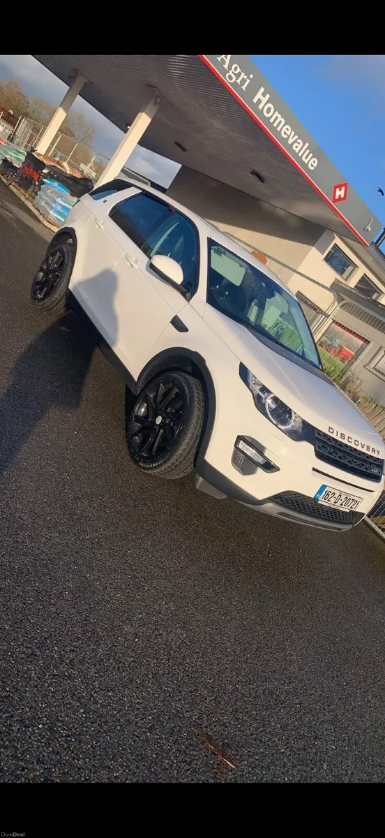 Land Rover Discovery Sport 2016 - Image 1
