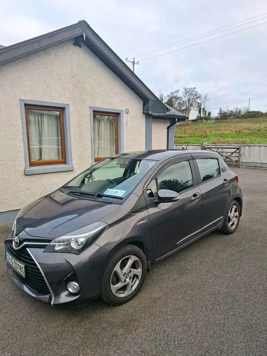 Toyota Yaris Hybrid - Image 2