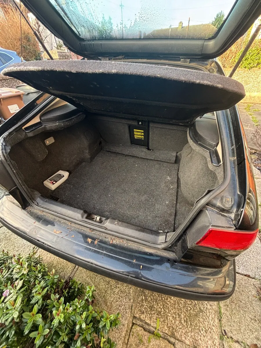 Saab 93 Hatchback - Image 4