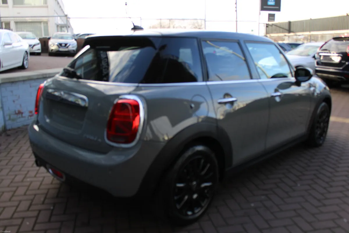 1.5D COOPER BLACK EDITION 5DR HATCHBACK AUTO // FU - Image 4
