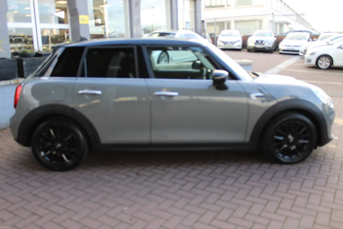 1.5D COOPER BLACK EDITION 5DR HATCHBACK AUTO // FU - Image 3