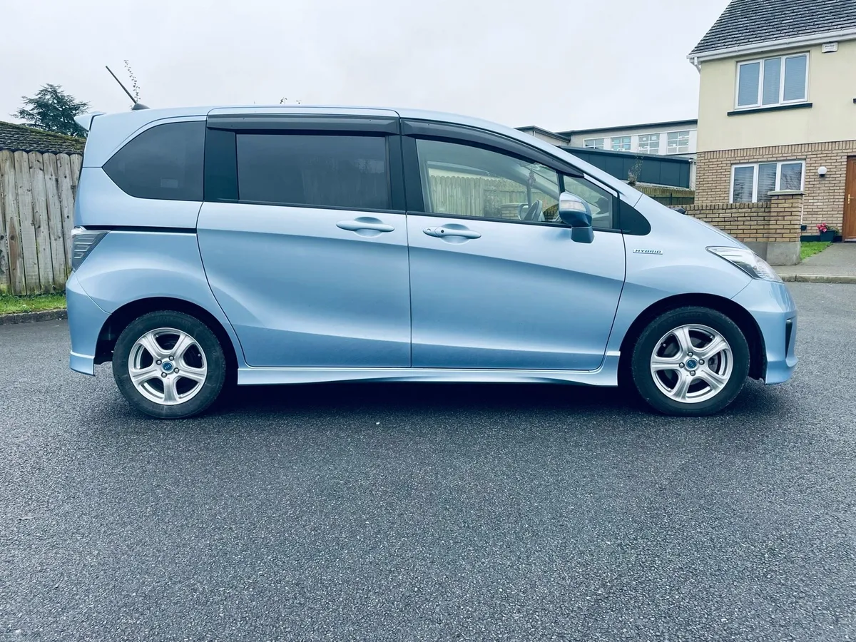 Honda Freed, 6 seater, petrol/hybrid - Image 4