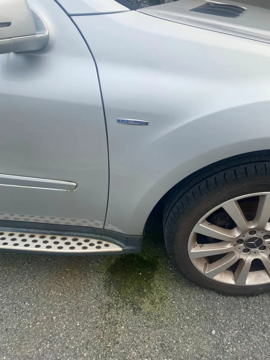 Mercedes-Benz ML-Class 2011 - Image 2