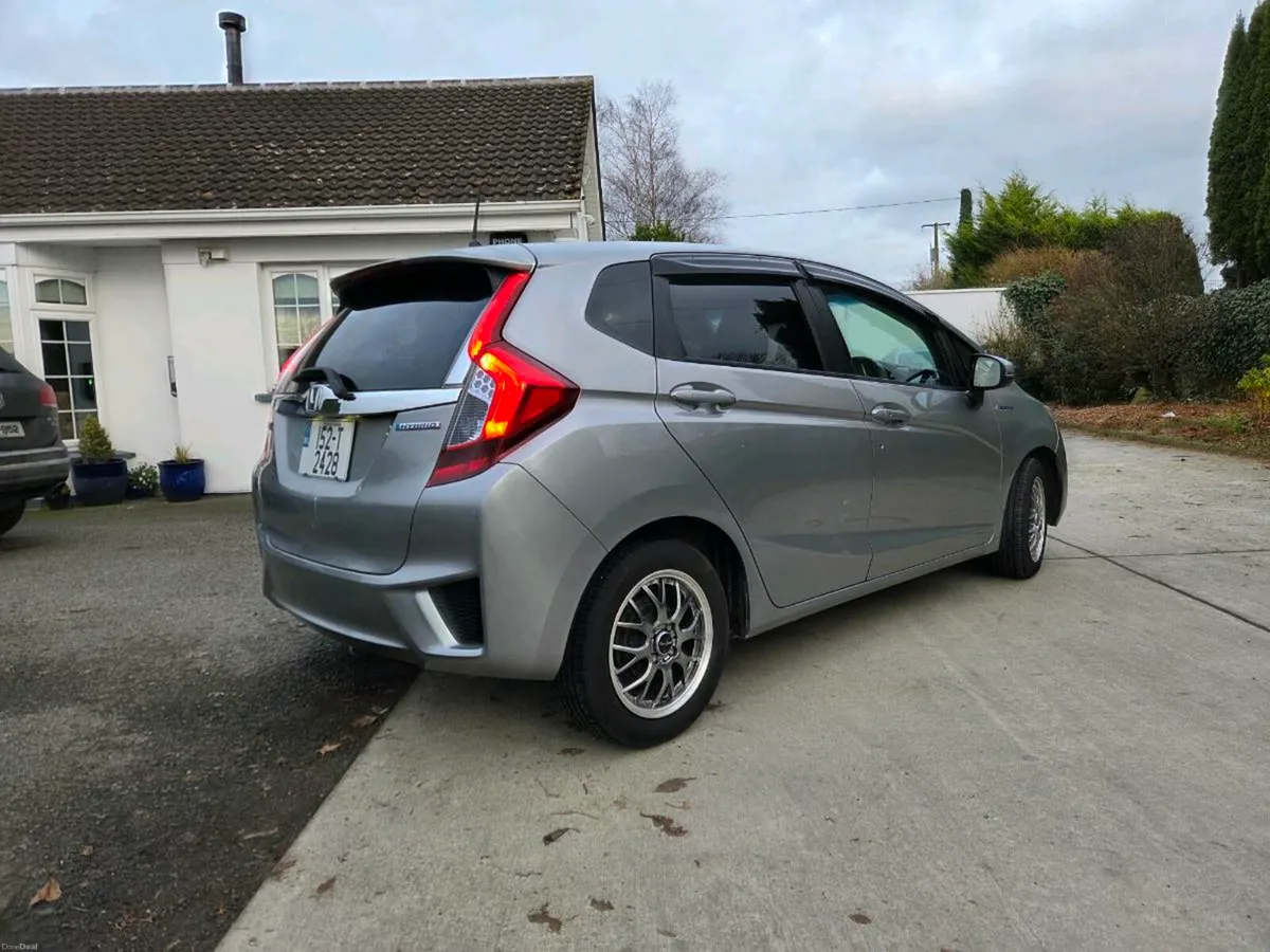 2015 Honda Fit Hybrid - Image 4