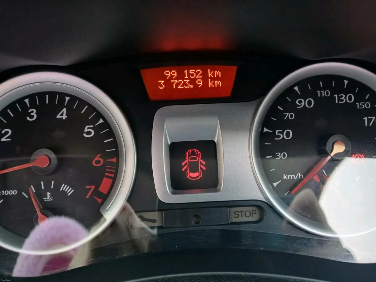 Renault Clio 2011 - low mileage and NCT May 2026. - Image 3