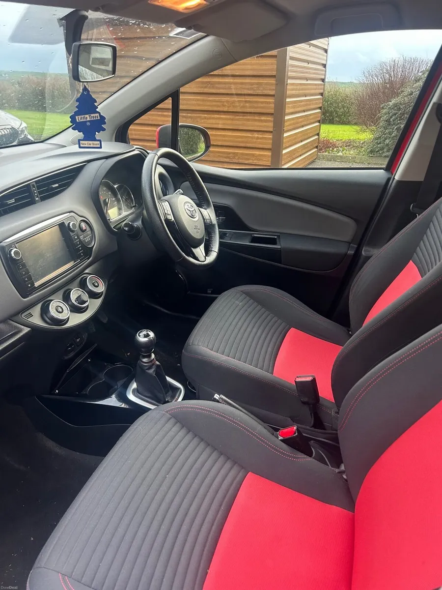 Toyota Yaris Sport 2015 - Image 4