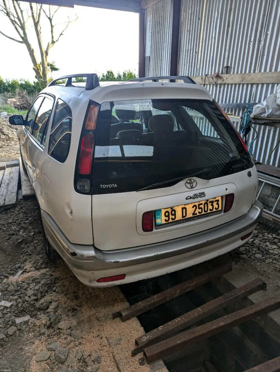 Toyota Corolla - Image 2