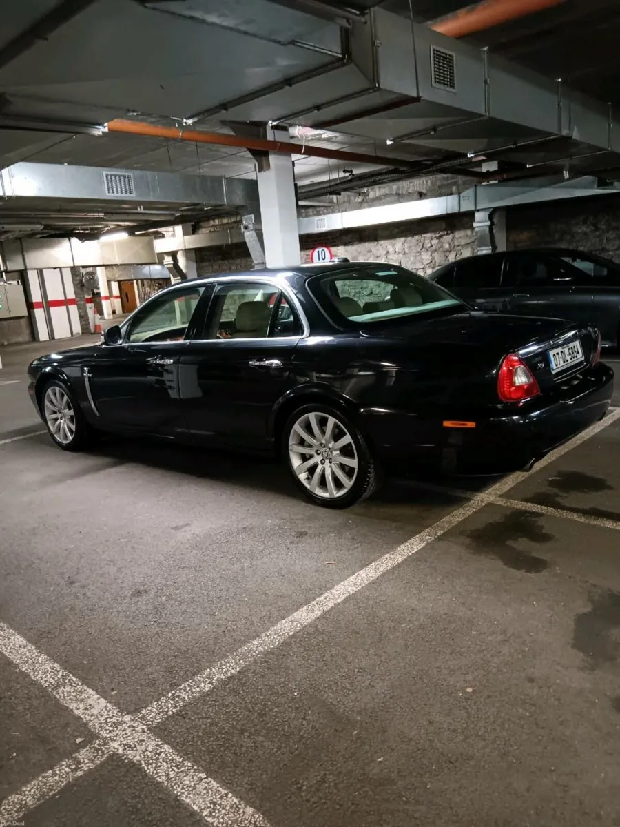 JAGUAR XJ6 - Image 1