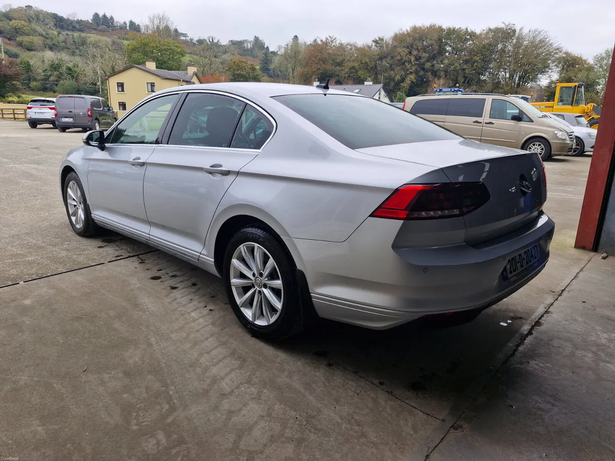 Volkswagen Passat 2020 - Image 5