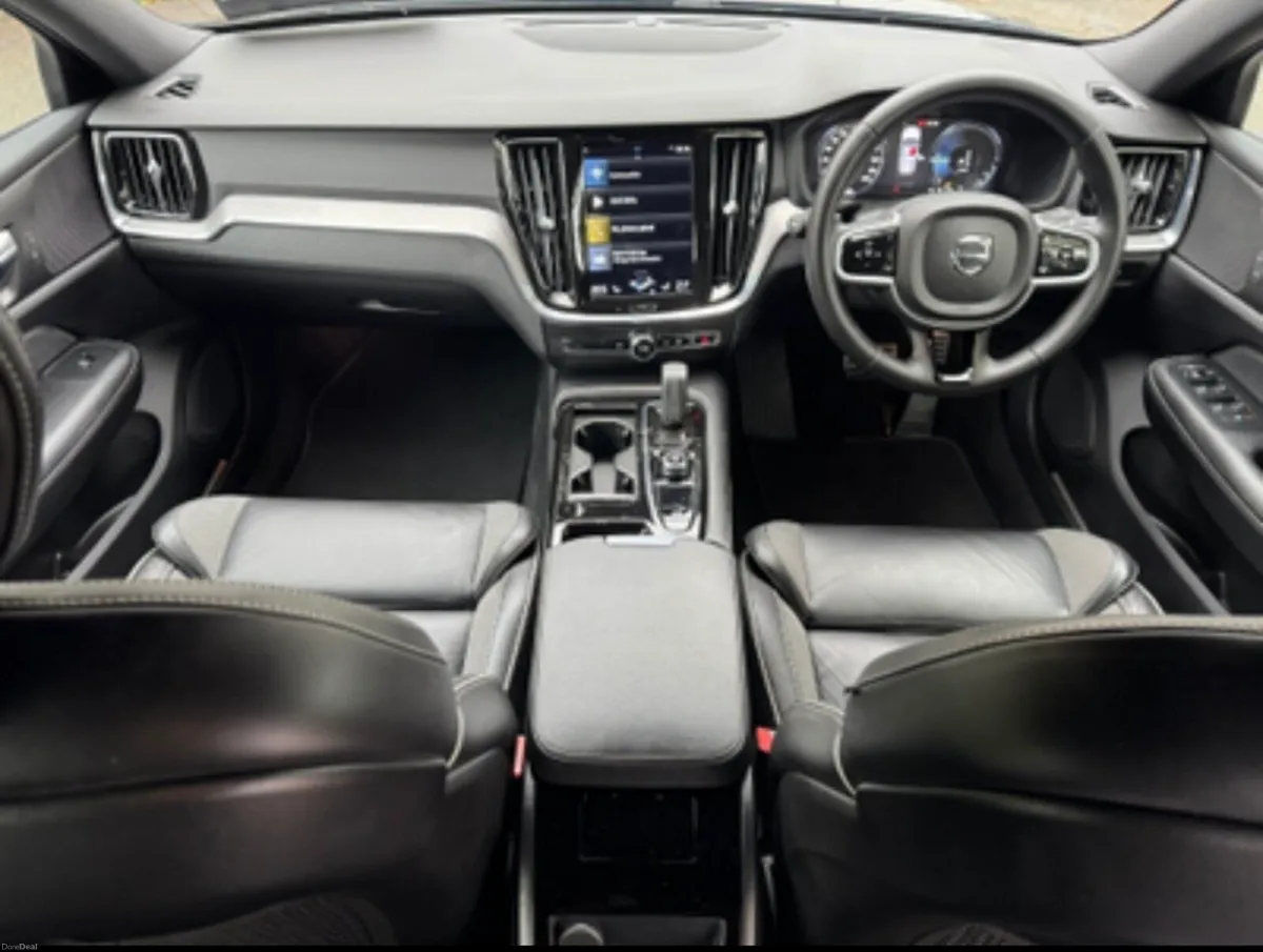 Volvo V60 R Design 2.0 Petrol Plug-in Hybrid - Image 4