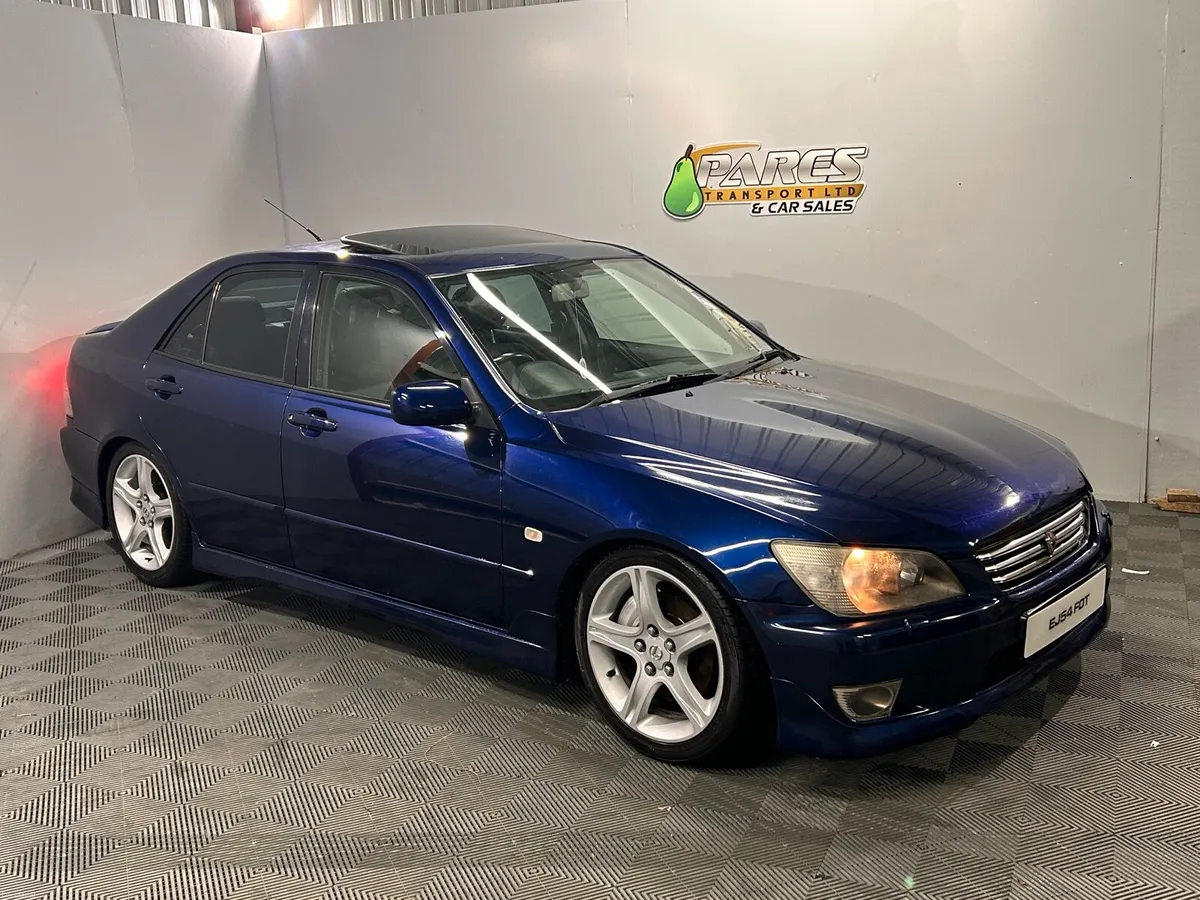 Lexus is200 sport - Image 3