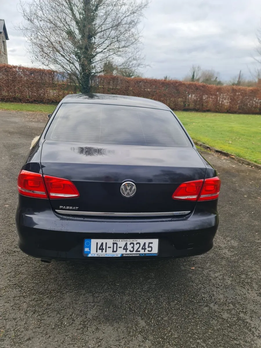 Volskwagen Passat - Image 2