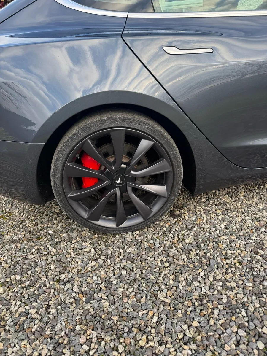 Tesla Model 3 Performance - Image 3