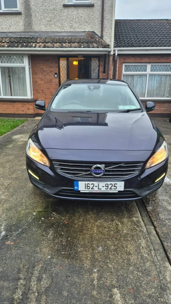 Volvo S60 2016 Excellent Condition - Image 1