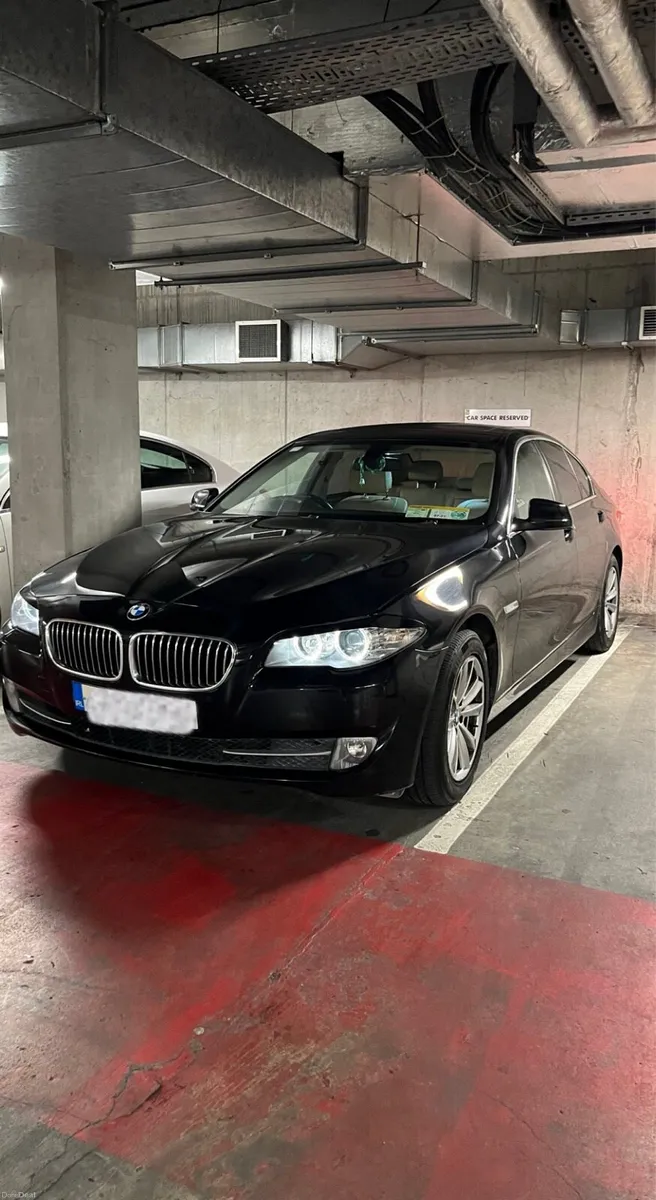 BMW 5 Series SE (Sunroof) - Image 1